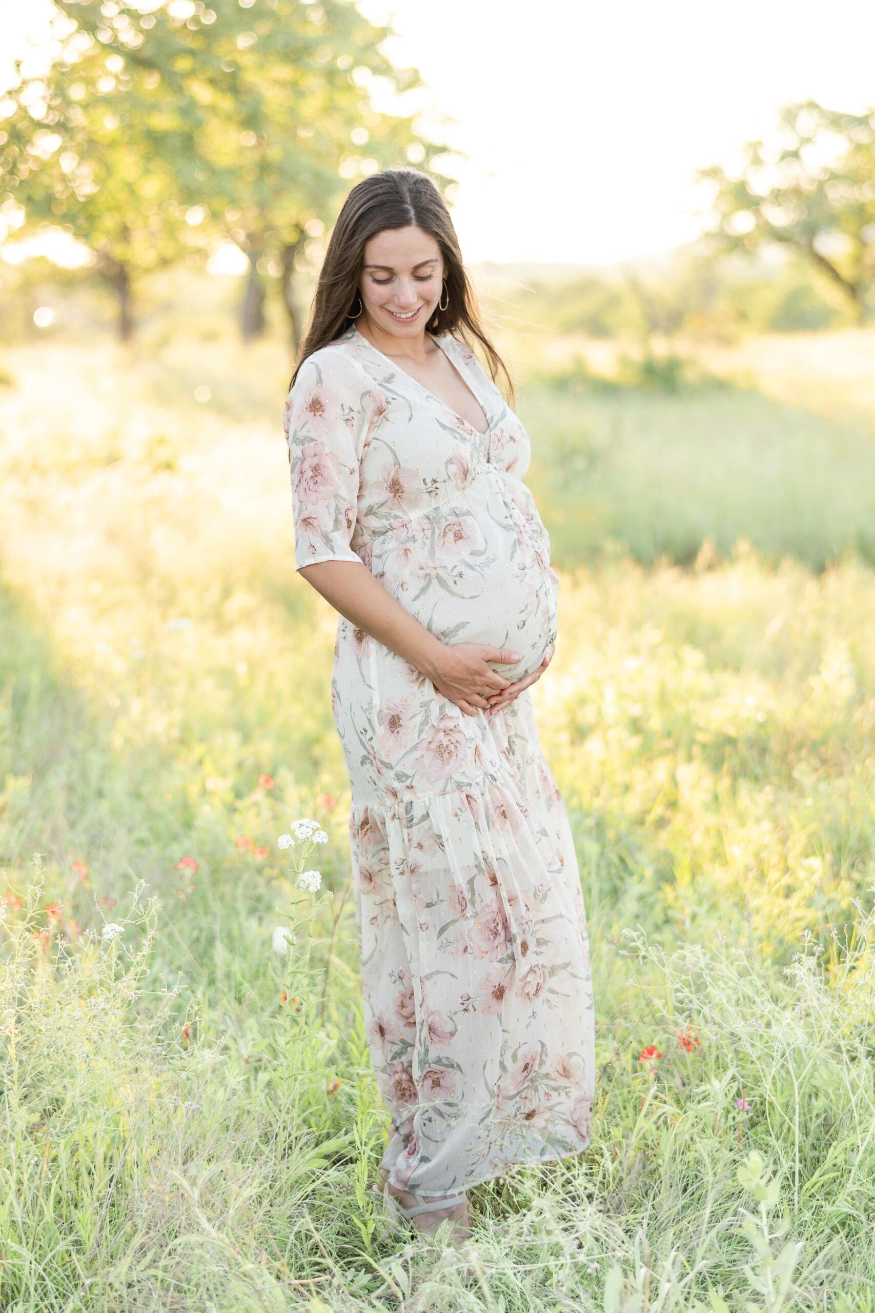 maternity session with first time mom